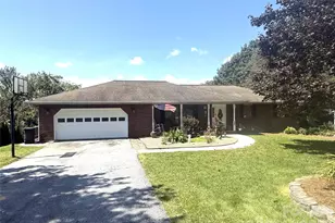 124 Mountain Valley Dr, Hendersonville, NC 28739 - Photo 2