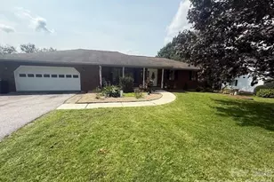 124 Mountain Valley Dr, Hendersonville, NC 28739 - Photo 1