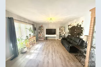 124 Mountain Valley Drive, Hendersonville, NC 28739 - Photo 8