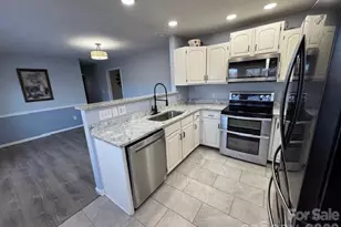 124 Mountain Valley Dr, Hendersonville, NC 28739 - Photo 10