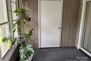 6011 Treetop Ct, Charlotte, NC 28212 - Photo 2