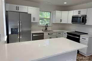 10862 Holly Ridge Blvd, Charlotte, NC 28216 - Photo 14