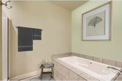 28 Trafalgar Circle, Asheville, NC 28805 - Photo 10