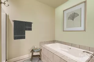 28 Trafalgar Cir, Asheville, NC 28805 - Photo 10