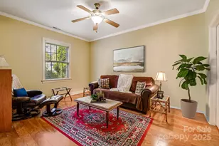 28 Trafalgar Cir, Asheville, NC 28805 - Photo 2