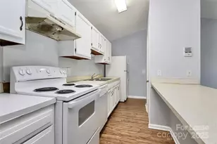 6146 Meadow Rose Ln, Charlotte, NC 28215 - Photo 6