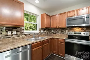 2557 Mulberry Pond Dr, Charlotte, NC 28208 - Photo 12