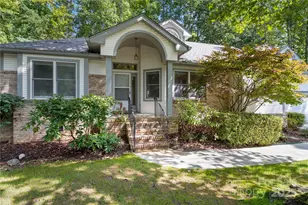 131 Jenny Lind Dr, Hendersonville, NC 28791 - Photo 1