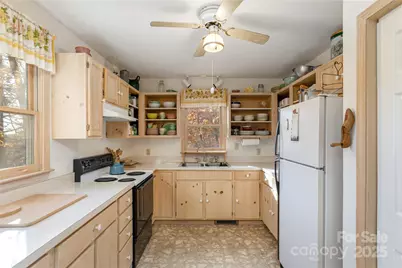 2355 Round Mountain Road, Brevard, NC 28712 - Photo 12