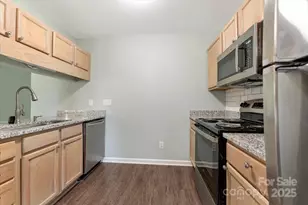 8421 Kings Creek Dr, Charlotte, NC 28273 - Photo 12