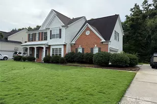 6846 Guinevere Dr, Charlotte, NC 28277 - Photo 2