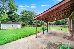 5300 Grafton Dr, Charlotte, NC 28215 - Photo 2