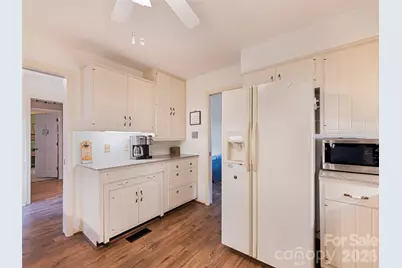602 Fleetwood Plaza, Hendersonville, NC 28739 - Photo 12