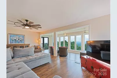 602 Fleetwood Plaza, Hendersonville, NC 28739 - Photo 1