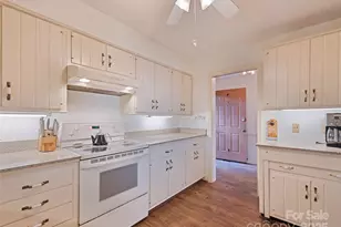 602 Fleetwood Plaza, Hendersonville, NC 28739 - Photo 10