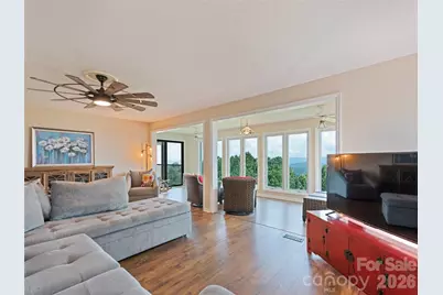 602 Fleetwood Plaza, Hendersonville, NC 28739 - Photo 2