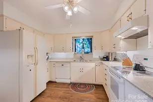 602 Fleetwood Plaza, Hendersonville, NC 28739 - Photo 8