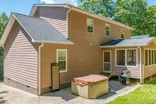 1039 Deep Woods Dr, Marion, NC 28752 - Photo 6