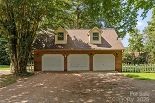 341 N Mulberry St, Statesville, NC 28677 - Photo 6