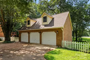 341 N Mulberry St, Statesville, NC 28677 - Photo 2