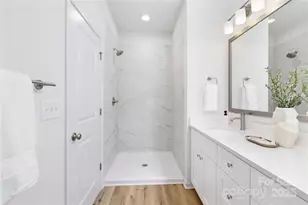 9705 Forest Dr, Charlotte, NC 28216 - Photo 18