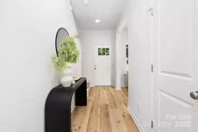 9705 Forest Drive, Charlotte, NC 28216 - Photo 6