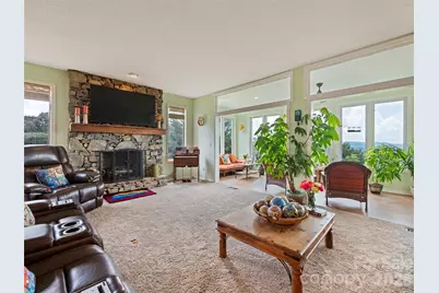 1401 Fleetwood Plaza #1, Hendersonville, NC 28739 - Photo 2