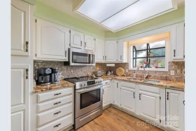 1401 Fleetwood Plaza #1, Hendersonville, NC 28739 - Photo 12