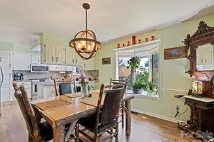 1401 Fleetwood Plaza, Hendersonville, NC 28739 - Photo 10