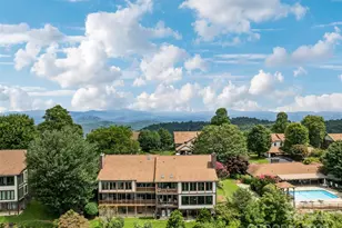 1401 Fleetwood Plaza, Hendersonville, NC 28739 - Photo 2