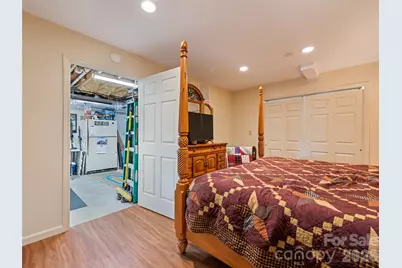 1401 Fleetwood Plaza #1, Hendersonville, NC 28739 - Photo 36