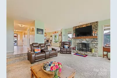 1401 Fleetwood Plaza #1, Hendersonville, NC 28739 - Photo 18