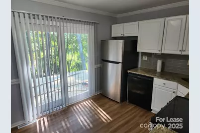 4917 Highlake Drive, Charlotte, NC 28215 - Photo 4