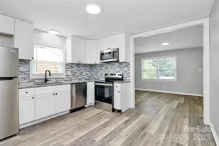 723 Edgegreen Dr, Charlotte, NC 28217 - Photo 4