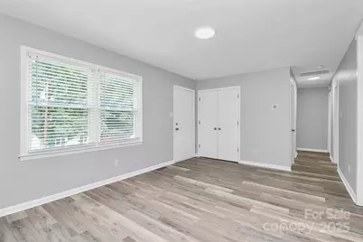 723 Edgegreen Drive, Charlotte, NC 28217 - Photo 2