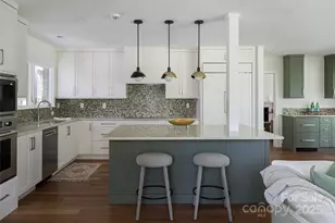 5 Holly Hill Rd, Asheville, NC 28803 - Photo 18