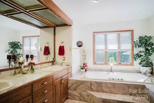 115 Hawkins Creek Rd, Hendersonville, NC 28791 - Photo 28