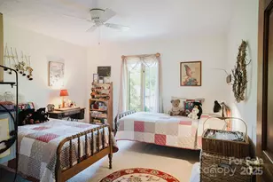 115 Hawkins Creek Rd, Hendersonville, NC 28791 - Photo 34