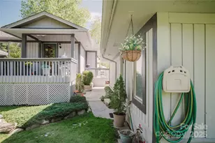 115 Hawkins Creek Rd, Hendersonville, NC 28791 - Photo 14