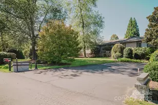 115 Hawkins Creek Rd, Hendersonville, NC 28791 - Photo 4