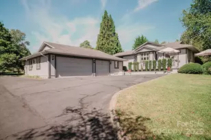 115 Hawkins Creek Rd, Hendersonville, NC 28791 - Photo 6