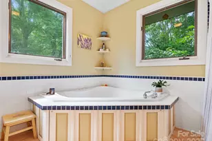 9405 Nc 261 Hwy, Bakersville, NC 28705 - Photo 12