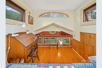 9405 Nc 261 Highway, Bakersville, NC 28705 - Photo 18