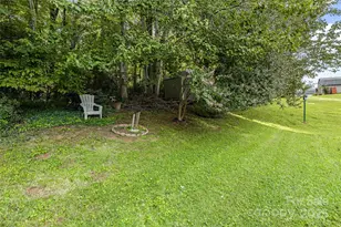 88 Whispering Pines Dr, Marion, NC 28752 - Photo 16