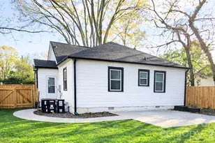 2104 St Mark St, Charlotte, NC 28216 - Photo 10