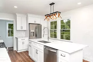 2104 St Mark St, Charlotte, NC 28216 - Photo 2