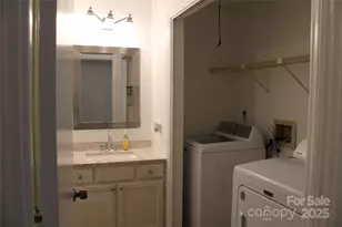 6039 Treetop Ct, Charlotte, NC 28212 - Photo 24