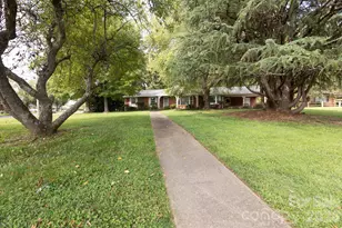 208 Victoria Cir, Kings Mountain, NC 28086 - Photo 2