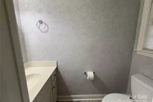 27 Mountain Lake Dr, Hendersonville, NC 28739 - Photo 28