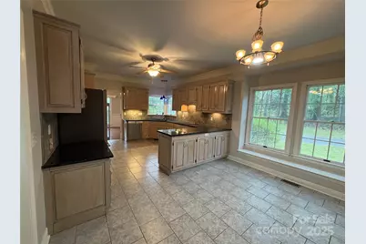 27 Mountain Lake Drive, Hendersonville, NC 28739 - Photo 4